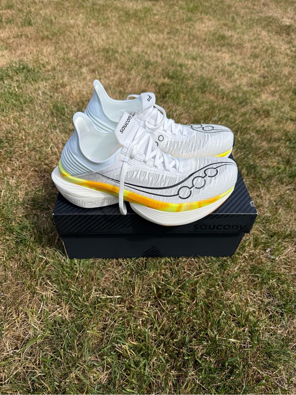 Saucony Endorphin Elite 2